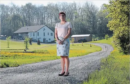  ?? PHOTOGRAPH BY BARRY GRAY, THE HAMILTON SPECTATOR ?? Amy Montour stands outside her home on Six Nations, which is next door to her parents’ house, where she grew up.