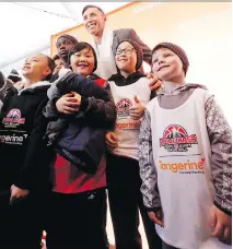  ?? MICHAEL PEAKE ?? Steve Nash in Toronto on Thursday promoting his charity and Tangerine — which will donate $50 tor each new client and to Steve Nash Youth Basketball until March 31.