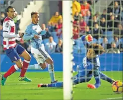  ??  ?? ESTRENO GOLEADOR. Bongonda marcó su primer gol del curso.