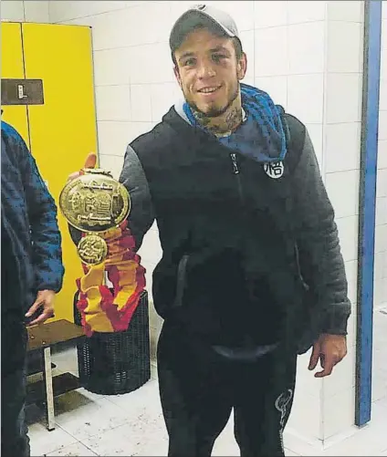  ?? FOTO: MGZ PROMOTIONS ?? Kerman Lejarraga posa con el cinturón de campeón de España del peso welter tras el combate en el Bilbao Arena
