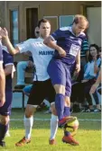  ?? Foto: Peter Kleist ?? Gelingt Florian Haug (am Ball) und dem TSV Mühlhausen gegen den SV Thierhaupt­en das nächste Husarenstü­ck im Pokal?