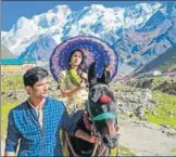  ??  ?? ■ Mansoor Khan (Sushant Singh Rajput) is a porter who carriers pilgrims to Kedarnath temple.