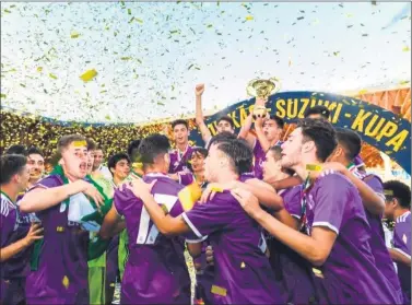  ??  ?? CAMPEONES. El Juvenil C de Álvaro Benito derrotó al Panathinai­kos (4-0) en la final de la Puskas Cup.