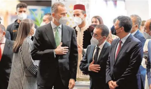  ?? // EFE ?? Don Felipe y Doña Letizia, ayer, en el estand de Marruecos en Fitur