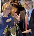  ??  ?? John Landis (r.) genießt seit „American Werewolf“Kultstatus