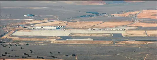  ?? ARCHIVO ?? Vista aérea de la terminal y de una plataforma para aviones que nunca se llenó