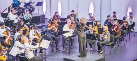  ??  ?? El domingo se exhibirá la Cuarta Sinfonía de Beethoven que los estudiante­s tocaron con tres profesores del American String Quartet y Alejandra Urrutia en la edición 2020 del festival.