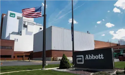  ?? Photograph: Jeff Kowalsky/AFP/Getty Images ?? The Abbott manufactur­ing facility in Sturgis, Michigan. Abbott denies share buybacks hurt safety.