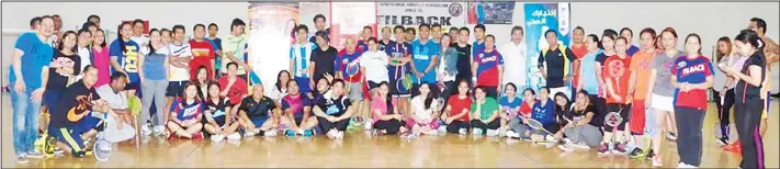  ??  ?? Damayan Cup 2015 participan­ts pose for a group photo.