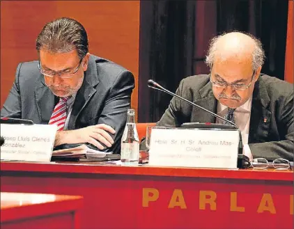  ?? ROSER VILALLONGA ?? Los consellers Cleries y Mas-Colell, ayer en su comparecen­cia en el Parlament