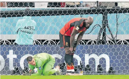  ?? FOTO: LUCA BRUNO)/AP ?? Allein Belgiens Torjäger Romelu Lukaku vergab vier Großchance­n auf den erlösenden Treffer.