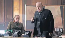  ?? FOTO: DPA ?? Brian Cox (r.) spielt Winston Churchill. Neben ihm: Danny Web.