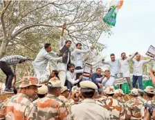  ?? PTI ?? Youth Congress workers protesting against the BJP over the electoral bonds issue, in New Delhi last week.