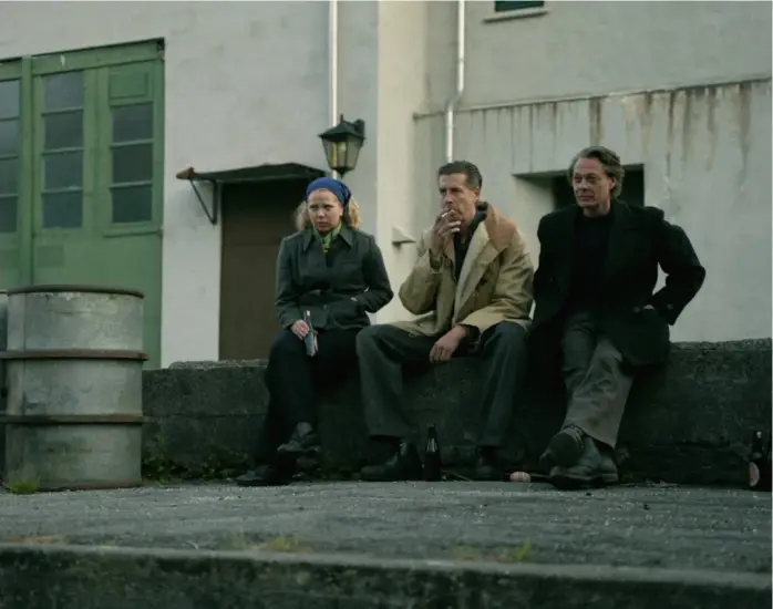  ?? MER FILM ?? Alexandra Gjerpen, Pål Sverre Hagen og Kristoffer Joner i en scene fra «Krigsseile­ren».