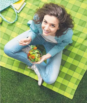  ?? Picture: istock ?? SALAD DAYS: Eating green leafy vegetables can improve your mood.