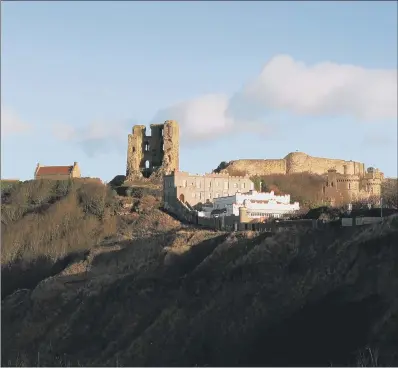  ?? PICTURE: BRUCE ROLLINSON ?? HISTORIC COASTLINE: Scarboroug­h Castle, part of the rich heritage of the district. (BR1002/09w)