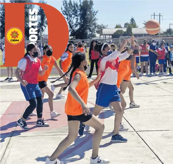  ?? /FRANCISCO H. REYES ?? Niñas disputaron con entrega sus partidos de basquetbol en la sede de Nopalucan