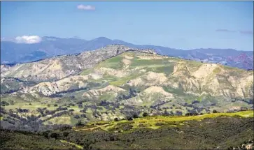  ?? Brian van der Brug Los Angeles Times ?? THE FIRE-SCARRED mountains of Los Padres National Forest, seen from Highway 154.