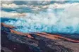  ?? Foto: Uncredited, U.S. Geological Survey/AP/dpa ?? Glühend heiße Lava fließt den Hang des Vulkans Mauna Loa hinab.