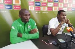  ??  ?? Norman Mapeza (right) and vice captain Mkhokheli Dube at a Press conference in Tunisia