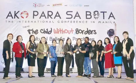  ??  ?? The Child Protection Network (CPN) recognizes the 10-year outstandin­g service and commitment of the child protection specialist­s and staff to the women and children protection units across the Philippine­s in last year’s Ako Para Sa Bata Conference. In...