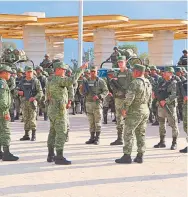  ?? Julián Pérez ?? Los soldados en Irapuato pasaron lista en el Inforum./Foto: