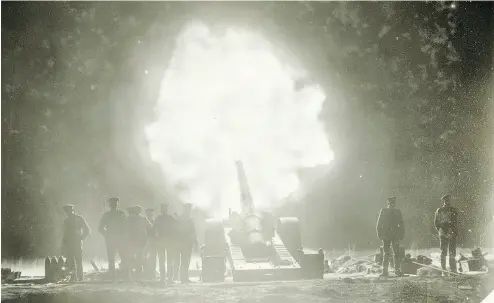  ?? GEORGE METCALF ARCHIVAL COLLECTION © CANADIAN WAR MUSEUM ?? A heavy artillery piece is fired during the Battle of Vimy Ridge, April 1917. Historian J.L. Granatstei­n, the author of The Greatest Victory: Canada’s Hundred Days, 1918, writes that few know about this significan­t period.