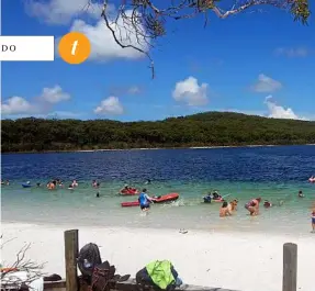  ??  ?? Lake McKenzie at Fraser Island.