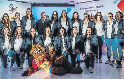  ?? FOTO: EFE ?? La selección española de Carlos Viver emprende una nueva etapa después de ganar cuatro medallas en nueve años con Jorge Dueñas