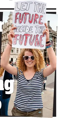  ?? Picture: JANE CAMPBELL / ALAMY ?? Demand: Campaignin­g in Westminste­r for votes at 16