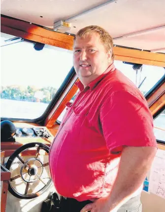  ?? FOTO: MORTEN LIE-HAGEN ?? FERJE: Tidligere charterbåt-reder Stein Haugland mener det er trist at Sandøya er blitt en hvit fl ekk på politikerk­artet. M en han regner med å kunne gjøre noen innhopp som varamann.