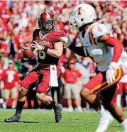  ?? [PHOTO BY STEVE SISNEY, THE OKLAHOMAN] ?? Baker Mayfield and the Sooners’ passing attack had plenty of downfield success over the first four games, but Mayfield and OU couldn’t get much working deep in the 38-31 loss.