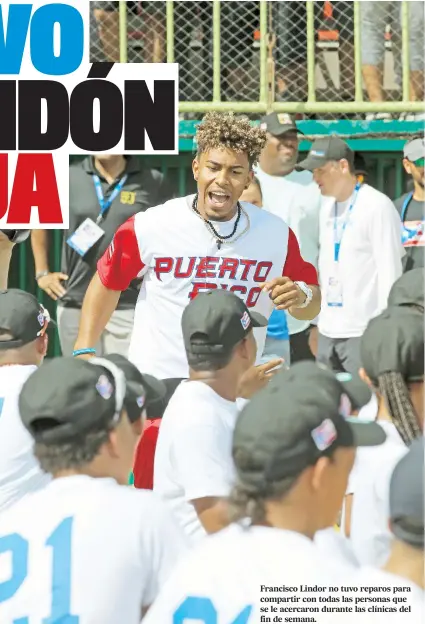  ??  ?? Francisco Lindor no tuvo reparos para compartir con todas las personas que se le acercaron durante las clínicas del fin de semana.