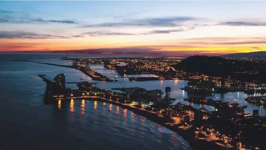  ??  ?? El Port de Barcelona mantendrá sus inversione­s, priorizand­o en función de criterios de eficiencia y de rendimient­o social, ambiental y económico