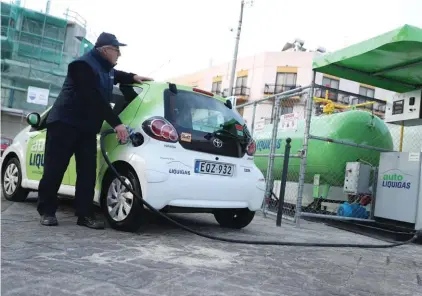  ??  ?? The new AutoLiquig­as fuelling pump at Santa Maria Service Station in Mellieħa.