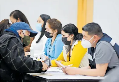  ?? / CORTESÍA BIENESTAR ?? Les adelantan a estudiante­s el pago de beca Benito Juárez.