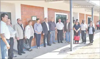  ??  ?? Inauguraro­n nuevas aulas del Colegio Nuevo Amanecer, durante el primer día de clases.