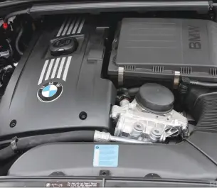  ??  ?? Filtro de aceite modular instalado en un moderno motor de BMW.