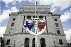  ??  ?? The U.S. post office and district courthouse­s in downtown Texarkana straddle the state line of Texas and Arkansas, making it the only federal building to be in two states at once.