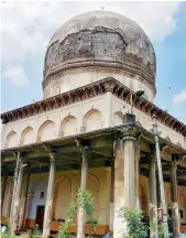  ?? —DC ?? The dome of the Shah Raju Qattal dargah, the tallest in the country at 164 feet, is in a bad shape.