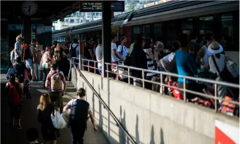  ?? TI-PRESS ?? ‘Che bello AlpTransit. Ma l’evacuazion­e dei passeggeri disabili?’