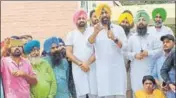  ?? HT PHOTO ?? AAP leader Sukhpal Singh Khaira addressing the party workers in Barnala on Sunday.