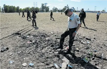  ?? MARIO QUINTEROS ?? La Colmena. Uno de los rastrillaj­es hechos ayer en Olavarría para hallar personas perdidas.