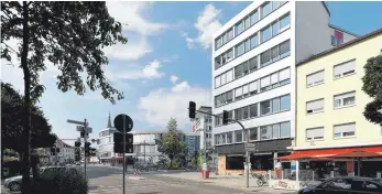  ?? FOTO: ALEXANDER KAYA ?? Das Gebäude der VR-Bank in Neu-Ulm wird weiter saniert.