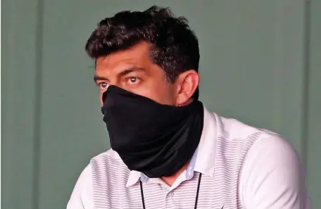  ?? STuART CAHILL / HeRALd STAFF FILe ?? SMALL MOVE MADE: Chief baseball officer Chaim Bloom watches the Red Sox practice last Saturday.