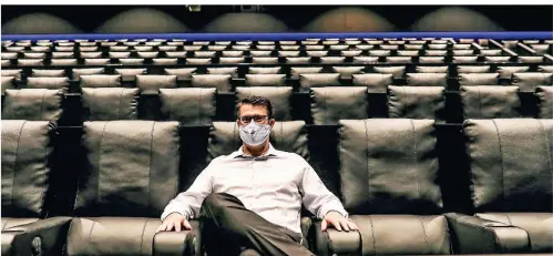  ?? RP-FOTO: HANS-JÜRGEN BAUER ?? UCI-Theaterlei­ter Stephan Kalkbrenne­r hofft auf baldige Wiedereröf­fnung vom Kinokomple­x im Medienhafe­n.