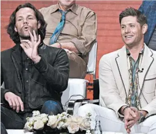  ?? RICHARD SHOTWELL/INVISION ?? Jared Padalecki, left, and Jensen Ackles talk “Supernatur­al” during a TV critics panel.