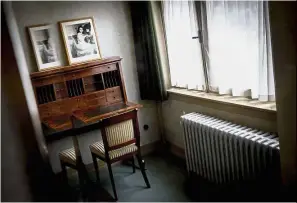  ??  ?? Preserving for posterity: Frank’s room in her former house in the Rivierenbu­urt in Amsterdam. — AFP