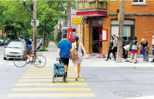  ??  ?? Bistro l’Enchanteur, at the corner of Henri-Julien Ave. and De Castelnau St., is just one of the neighbourh­ood establishm­ents bringing life to Villeray.