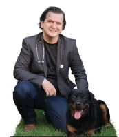  ??  ?? PAULO HENRIQUE DA SILVA é médico veterinári­o, mestre em
Ciência Animal com mais de 25 anos de experiênci­a e com diversos cursos de especializ­ação no Brasil e no exterior em
Clínica e Cirurgia de Cães e Gatos. É membro da Sociedade
Brasileira de Nefrologia Veterinári­a.